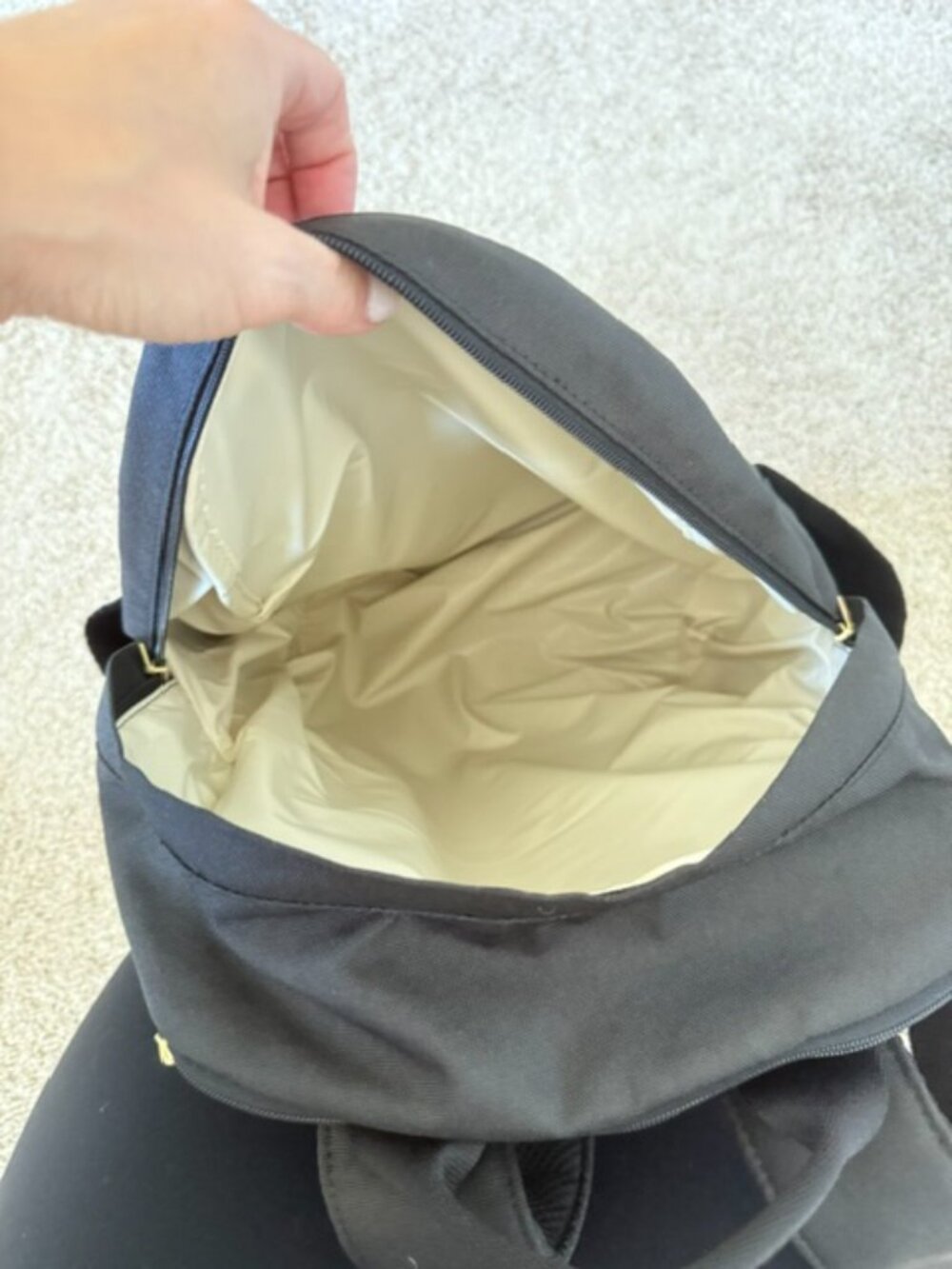 Canvelle Backpack - Picture 4 of 7
